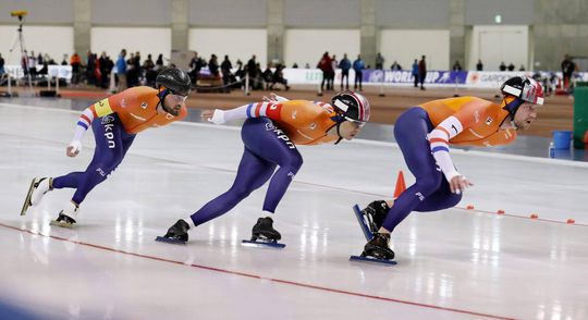 Wéér goud voor Nederland op teamsprint WK afstanden: mannen volgen voorbeeld vrouwen