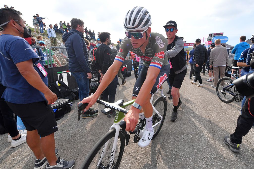 Giro d'Italia gaat verder met 10e etappe: kansen voor Mathieu van der Poel?