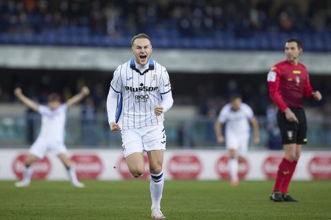 Na 2 keer banken schiet Teun Koopmeiners Atalanta naar zege bij Hellas Verona