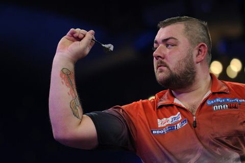 Engelse darter verloor PDC Tourkaart op Q-School juist OMDAT hij aanwezig was