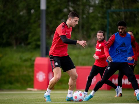 Portugees van ManUnited kijkt uit naar komst Erik ten Hag: 'Wat hij daar heeft laten zien is echt geweldig'