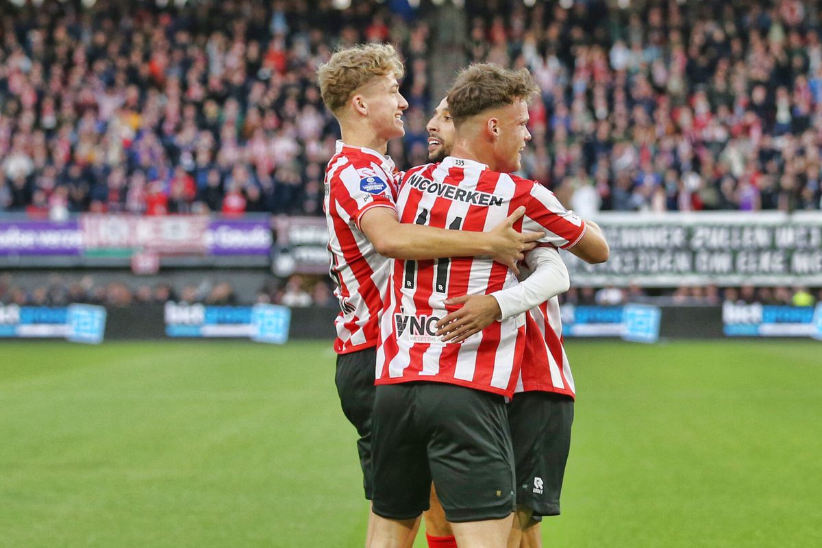 Sparta wint van 10 man FC Emmen en blijft goed presteren in Eredivisie