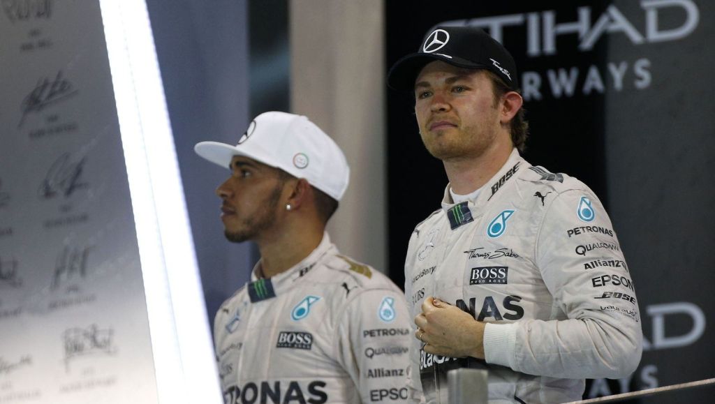 Hamilton: Rosberg is een enorme klager