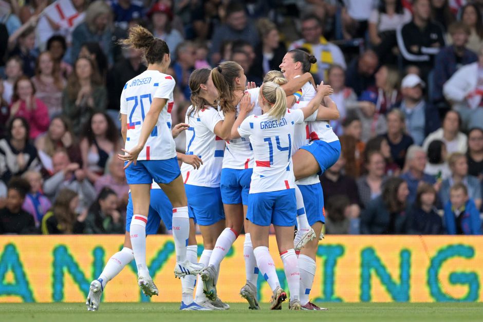 TV-gids: Zo kijk je naar de Oranje Leeuwinnen tegen Belarus (WK-kwalificatie)