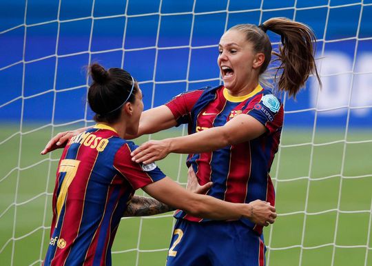 FC Barcelona Femení slaat dankzij Lieke Martens toe bij El Clásico voor vrouwen