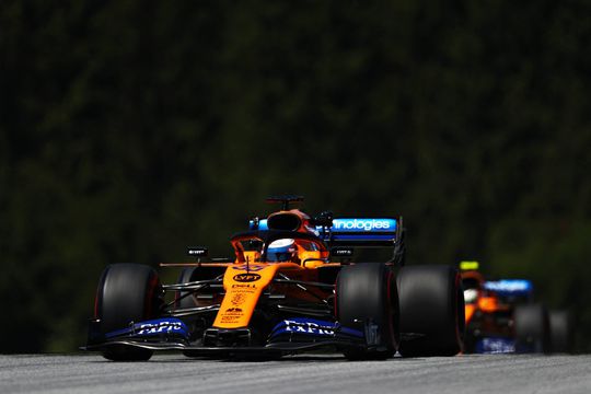 Nieuwe motor voor Sainz en Albon, dus gridstraf tijdens GP van Oostenrijk