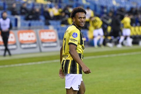 Vitesse heeft in 8e finales KNVB-beker weinig moeite met amateurs DVS'33