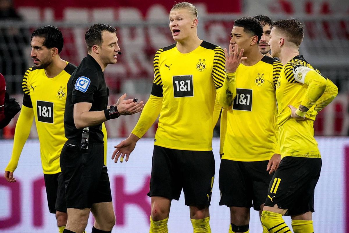 Dortmund nog steeds woest na verlies: ‘Wat verwacht je van een scheids gestraft voor matchfixing?’