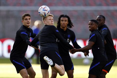 Jerdy Schouten en Jordan Teze debutanten nummer 46 en 47 onder Louis van Gaal