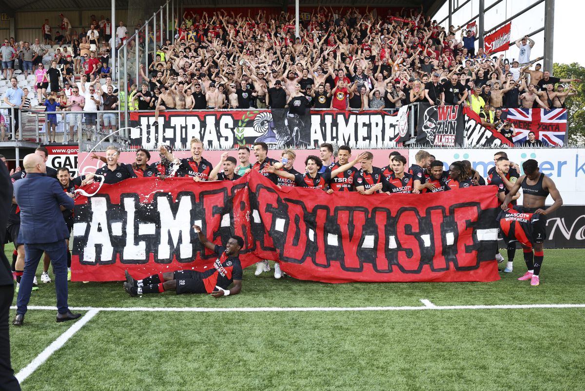 Primeur in Flevoland: Almere City voor het eerst naar Eredivisie, exit FC Emmen