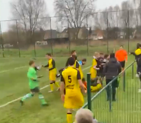 Topper in Belgisch amateurvoetbal in extra tijd gestaakt: knokpartij en 6 rode kaarten