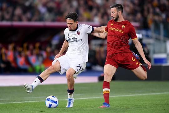 Half B-elftal AS Roma loopt zich stuk op Bologna van Kasius en Schouten
