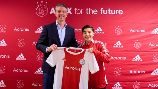 Rayane Bounida koos vanwege Nouri voor Ajax: 'Als je een echte voetballiefhebber bent zeg je Appie'