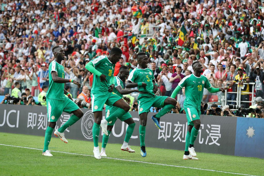 Senegal verrast matig Polen dankzij knullige goals (video's)