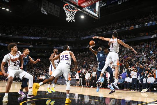 Ja Morant frommelt Memphis Grizzlies naar stuntzege op bezoek bij Phoenix Suns