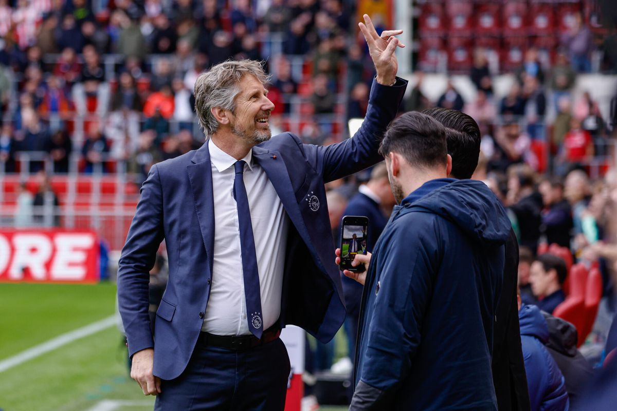 OFFICIEEL: Edwin van der Sar gooit de handdoek in de ring bij Ajax