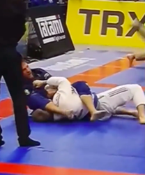 🎥 | Acteur Tom Hardy (45) sloopt concurrentie op Engels BJJ-toernooi