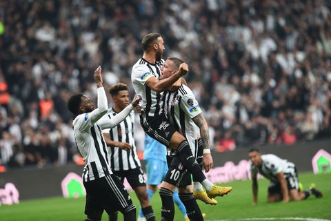 Wout Weghorst bewijst zichzelf goede dienst richting WK en helpt Besiktas aan ruime zege