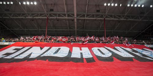 Taakstraffen voor PSV-fans die vochten met politie na PSV-Ajax