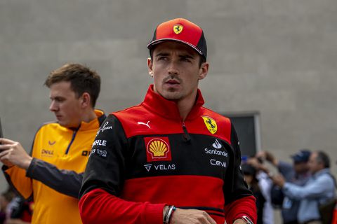 Charles Leclerc jaagt op 2e plek achter Verstappen, maar richt zich al op volgend seizoen