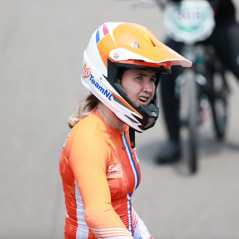 Laura en Merel Smulders allebei op het podium bij BMX-wereldbekerwedstrijd op Papendal