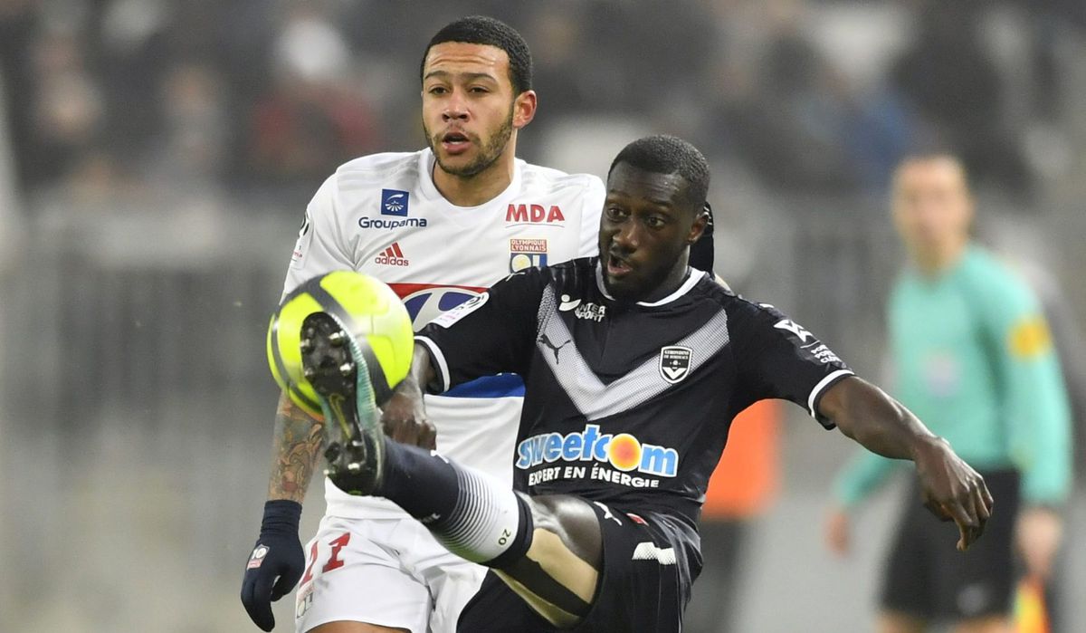 Invallers Depay en Tete onderuit met Lyon