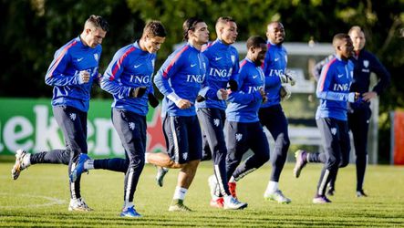 Oranje traint met volledige selectie voor cruciale wedstrijd Tsjechië