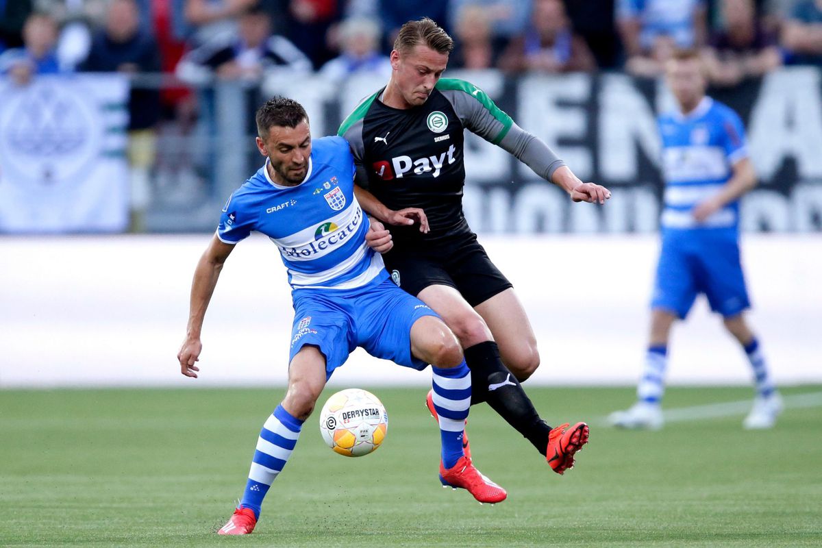 PEC Zwolle buigt in half uur voetballen achterstand om en wint onweersduel
