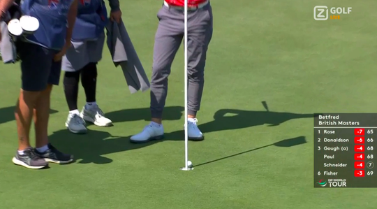 🎥⛳ | HOE kan deze bal er niet in gaan? 'Dit heb ik nog nooit gezien!'