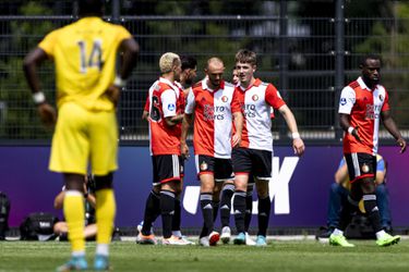 Feyenoord wint simpel van NAC in oefenduel: 6-1