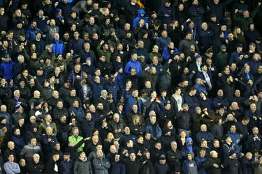 Heftig! 😱 Gezicht van Everton-fan is enorme puinhoop na rellen met Millwall (foto)