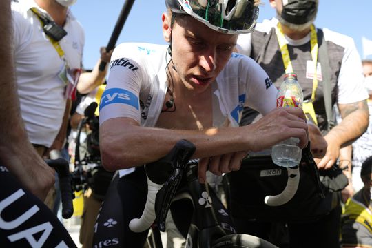 Tadej Pogacar is verslagen na 17e etappe: ‘1 van de ergste dagen uit mijn leven'