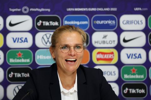 Sarina Wiegman na monsterzege Engeland: 'Ik had veel verwacht, maar dit scenario zat daar absoluut niet bij'