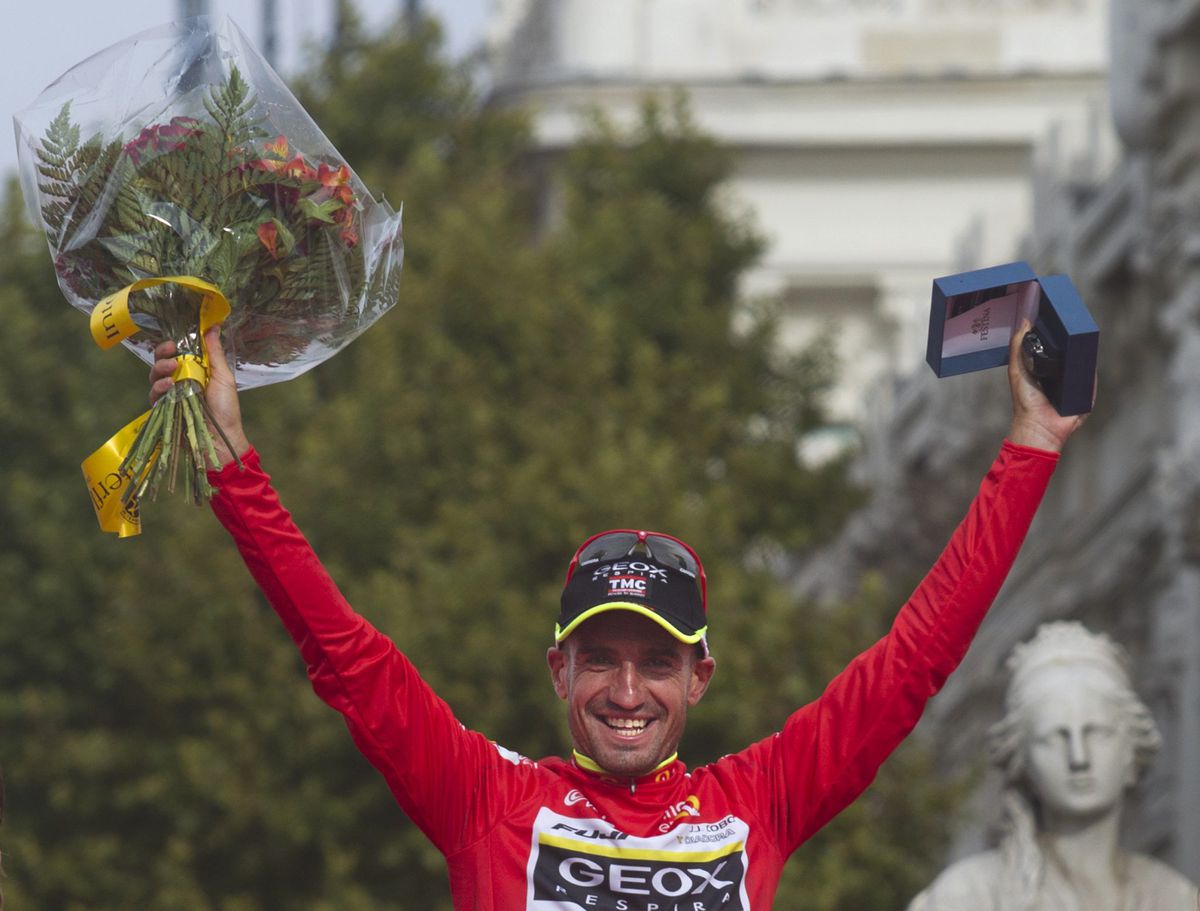 UCI schrapt Vuelta-winnaar Cobo (2011) uit de boeken, Mollema 'krijgt' podiumplek