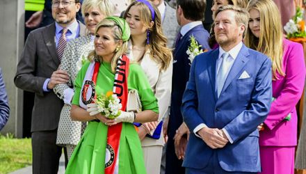 📸 | Koningin Máxima toont op Koningsdag 2023 met sjaal haar clubliefde