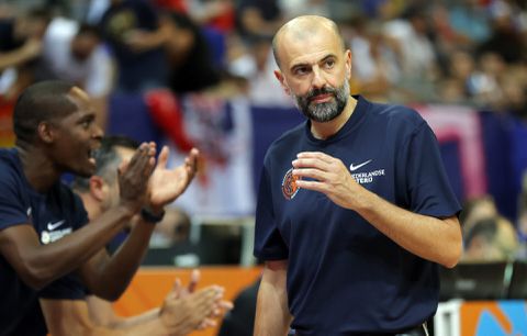 Nederlandse basketballers verliezen weer en lopen zo knock-outfase van EK mis