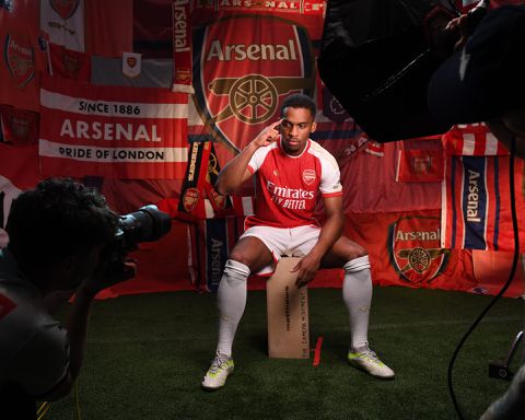 Wauw! Jurriën Timber start in de basis bij Arsenal tegen Nottingham Forest