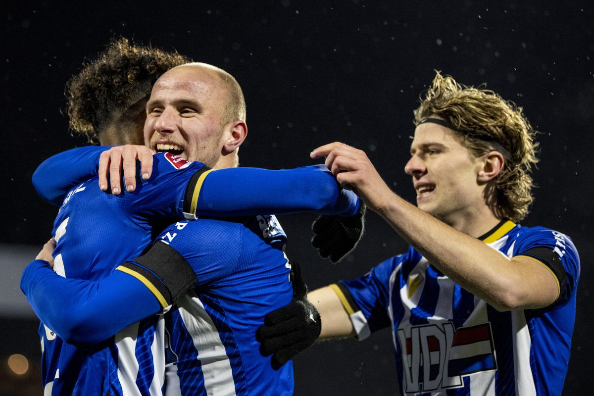 FC Eindhoven klimt weer naar 3e plaats door derbyzege, Jong AZ wint bij TOP Oss