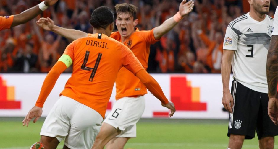 De verdrietige reden waarom Van Dijk liever met 'Virgil' op zijn rug speelt