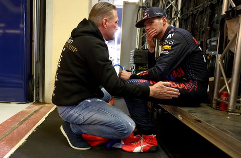 Max Verstappen over lijkbleke pa Jos: 'Ik dacht dat hij doodging'