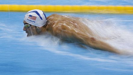 Phelps wint 4e goud op rij, record van 2.168 jaar verbroken