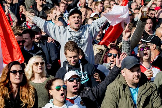 Feyenoord denkt na over grote schermen in de Kuip bij uitwedstrijden