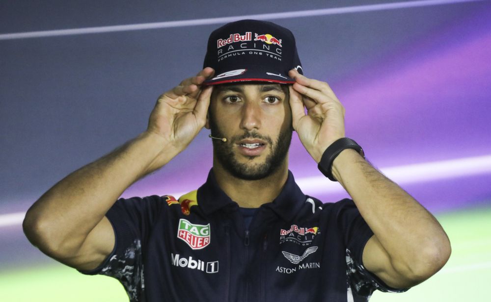 Hoogtepunt van GP Sochi volgens Ricciardo: 'Het weer natuurlijk' (video)