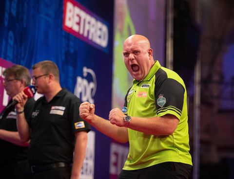 Van Gerwen ziet Price als favoriet voor finale World Matchplay: 'Hij gooit beter dan ik'