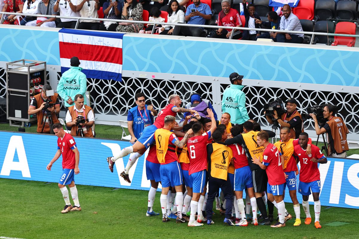 Costa Rica is hersteld van de 7-0-oorwassing en wint met 1-0 van Japan in de slotfase