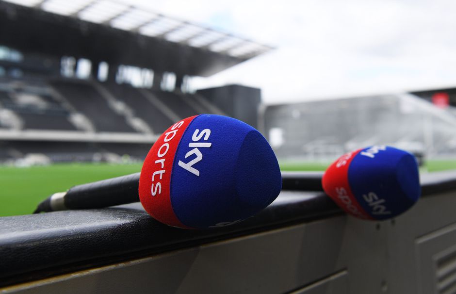 Populair Engels voetbalprogramma moet stoppen: 'Het nieuws sloeg in als een bom'