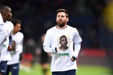 Lionel Messi voor het eerst weer in actie voor PSG na WK: eert overleden Pelé