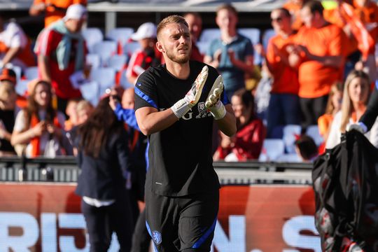 Jasper Cillessen is back! Nummer 1-goalie van Oranje traint weer mee met equipe Van Gaal