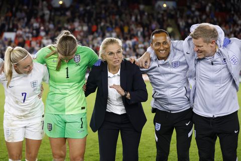 Sarina Wiegman kan écht onsterfelijk worden: Engelse politiek overweegt vrije dag na EK-winst