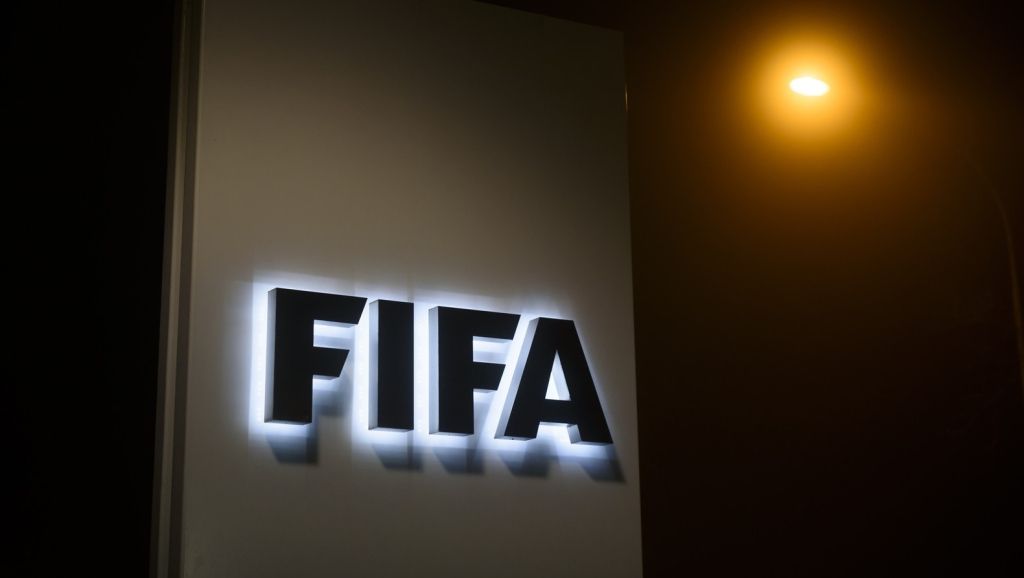 FIFA zaak: Blatter en Platini op het matje; topman op non-actief gezet